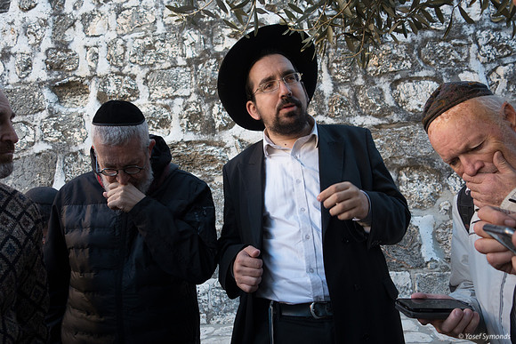 Rabbis Eliyahu Weber, and Aaron Lubling (L) 191205-3