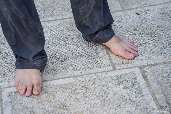 Bared Feet 191205-1