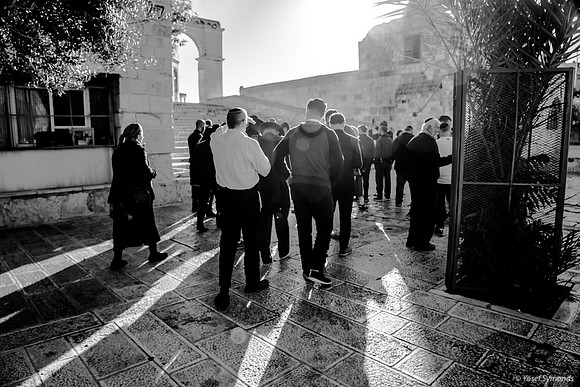 Walking to a Position Exactly Opposite the Western Axis of the Holy Temple 191205-1