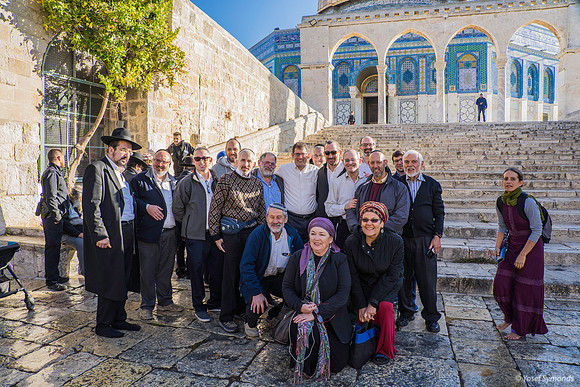 Visitor Group Photo 191205-7