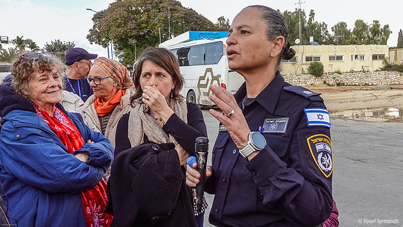 Mali Shoshana Explaining About the Sderot Police Station Battle