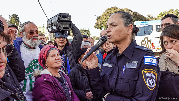 Mali Shoshana Explaining About the Sderot Police Station Battle