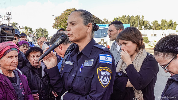 Mali Shoshana Explaining About the Sderot Police Station Battle