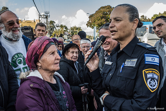 Mali Shoshana Explaining About the Sderot Police Station Battle
