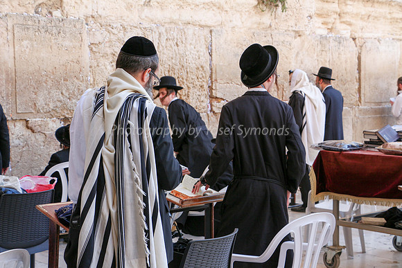 Waiting for a Minyan