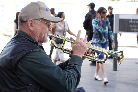 Trombonist Busking 1