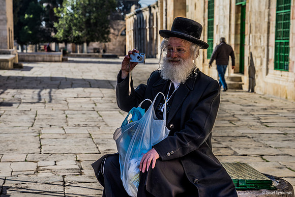 Rav Elboim Documenting His Visit 200303-2