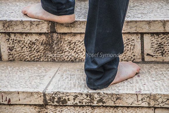 Bare Feet In Respect of Temple 190313-2