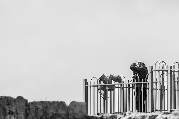 Photographer at Lookout 221107-2