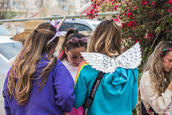 Cellphone Scrolling on Purim 240324-1