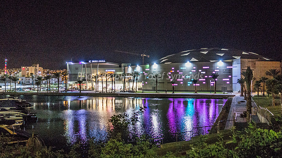 Lagoon in Front of Ice Mall 181008-5