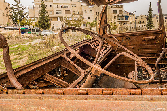 Abandoned Truck 201214-14