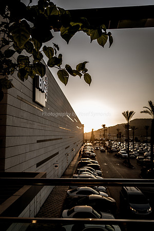 BIG Fashion Mall at Sunset 1