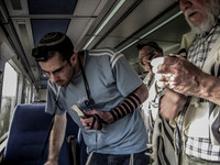 Tefilla on Train 2014-5