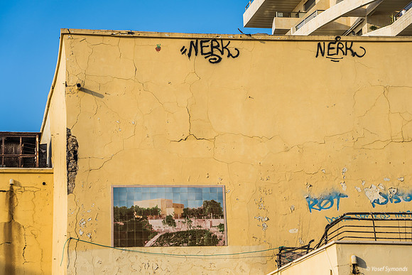 Minimalistic Graffiti 220325-1