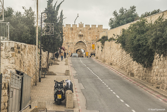 Lion's Gate 220306-1