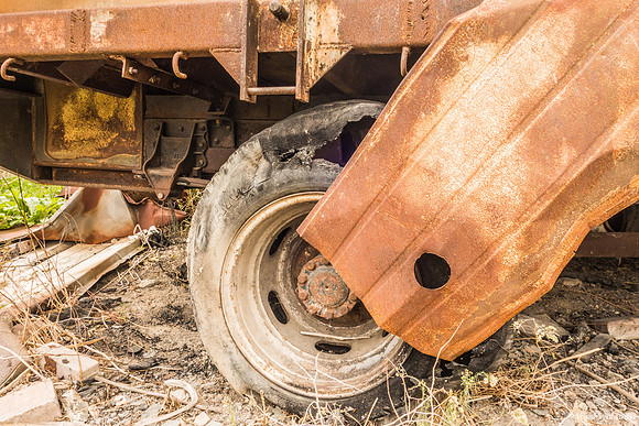 Abandoned Truck 201214-9