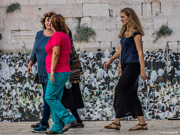 Crowds at the Kotel (Western Wall)