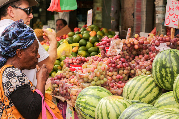 Fruit Looks Good and Price is Cheap 171006-1