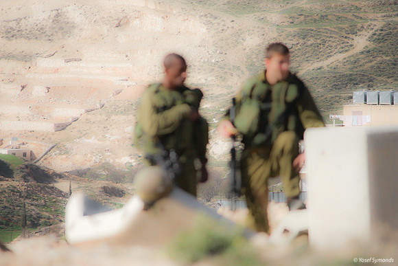 Soldiers Guarding Shdema 100129-7
