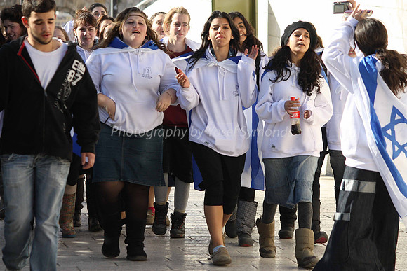 Coming to Western Wall Wearing the Flag 4