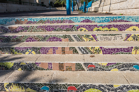 Stairs Attracting People to Matnas 191118-2