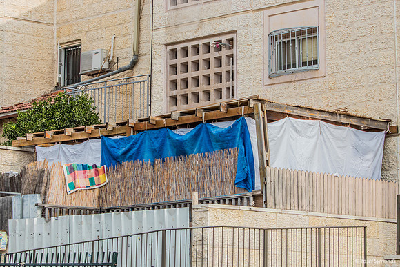 Zionist Curtains in Haredi Neighborhood 221012-5
