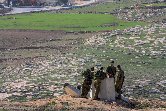 Soldiers Guarding Shdema 100129-11