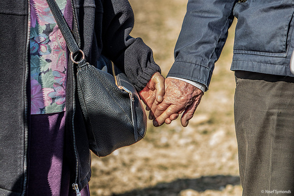 Hand-in-Hand on Tour 230111-1