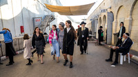 Visitors Returning 221107-1