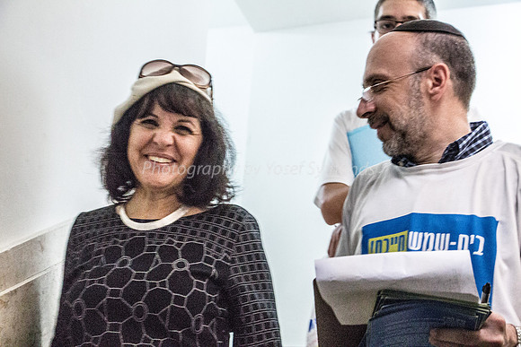 2018 Aliza Takes a Moment from Doorknocking to Smile 180925-2