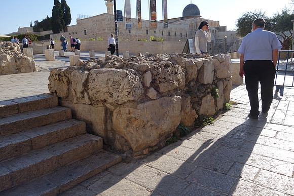 MovingTowards Temple Mount and Western Wall