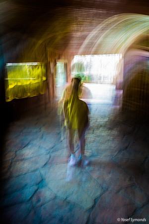 Child At the Zoo 220918-2