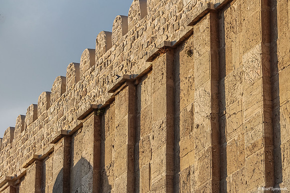 Stone Facade Maarat Hamachpelah 130718-1