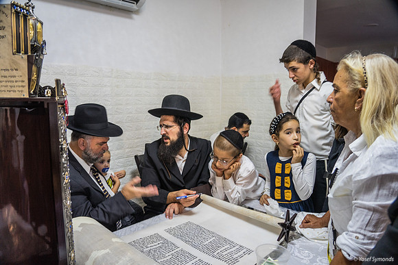 Yes, This Is the Way to Write a Gimmel 220817-2
