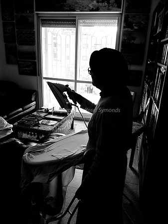 Lady Ironing 181219-4
