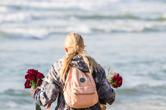Flowers For Winning Surfer 220325-5