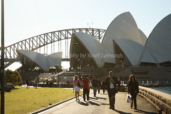 Harbour Path to Opera House 1