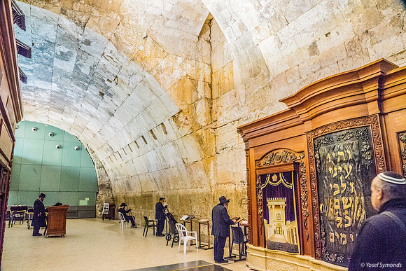 Quiet Prayer in Tunnel Area of Western Wall 190509-2