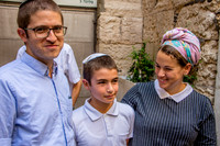 Barmitzvah Family Outside Temple Mount 180916-4