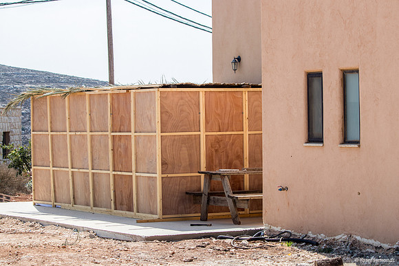 Straight Sukkah 191015-1