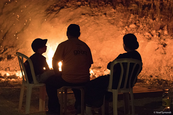 Family at Fire 190522-2