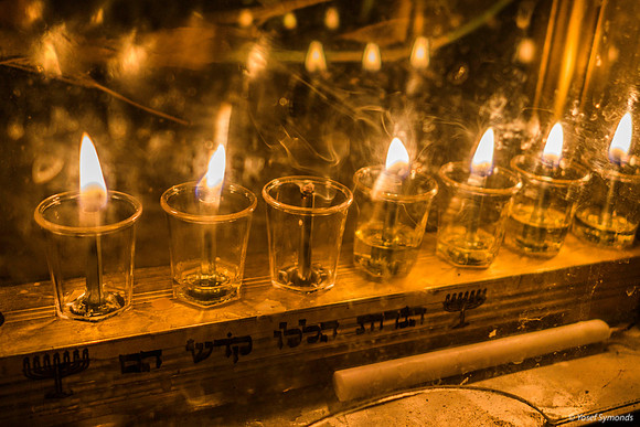 Smoking Candle 191228-3