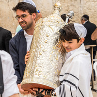 Barmitzvah Boy Returning Torah Scroll 190509-2