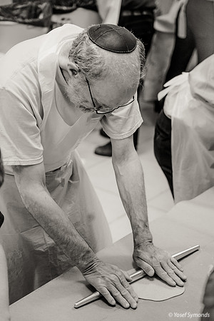 Thin Rolling the Matza Dough 190408-1