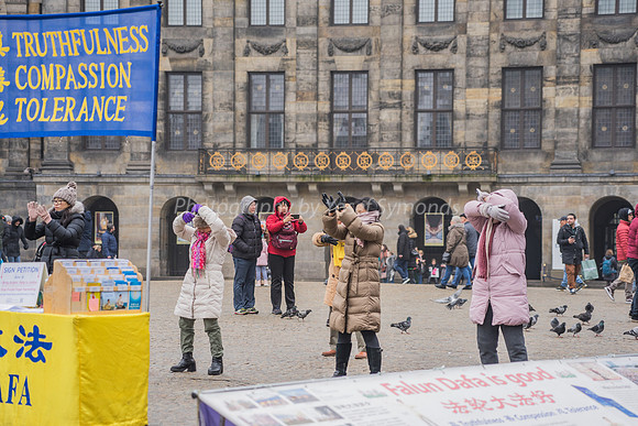 Falun Gong Demonstrators in Action Amsterdam 190131-3