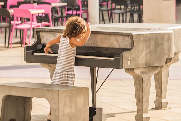 Concert Pianist 190804-5