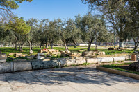 Line of Broken Columns in Southern Area 190212-2