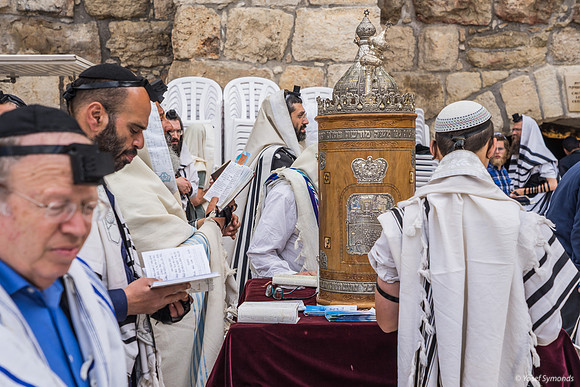 Sephardic Sefer Torah 190509-3
