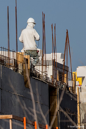 Real Construction Worker or Mime Artist? 250318-2